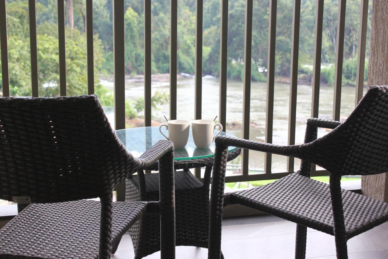 Niraamaya Retreats Samroha Athirappilly Buitenkant foto