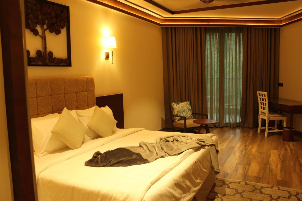 Niraamaya Retreats Samroha Athirappilly Buitenkant foto
